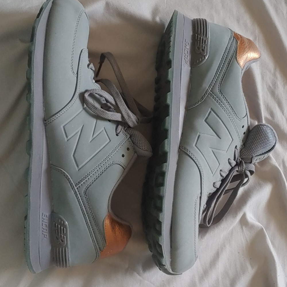 Mens New Balance shoes